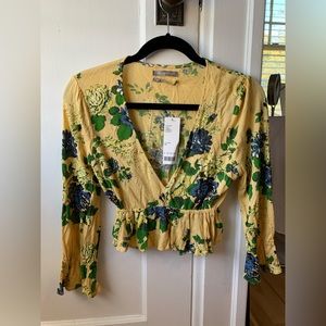 Urban Outfitters Cropped Floral Blouse Size XS